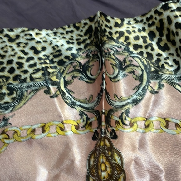 100% Silk Pink and Leopard Scarf - Picture 4 of 7